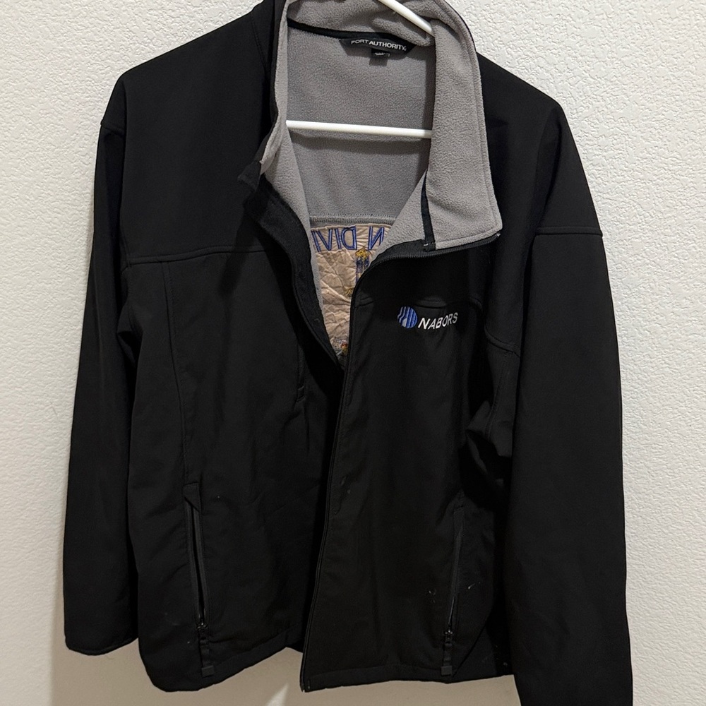 Nautilus Men's Black and Gray Performance Jacket
